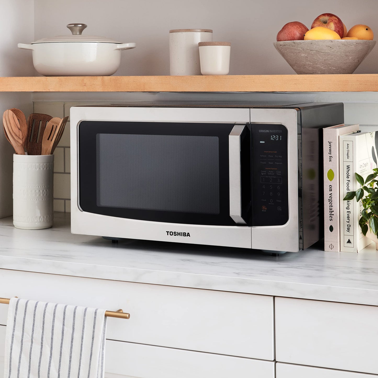 Toshiba 2.2 Cu.ft Microwave Oven