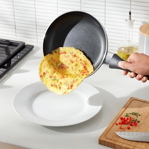 Amazon Basics 3-Pc Nonstick Pan Set